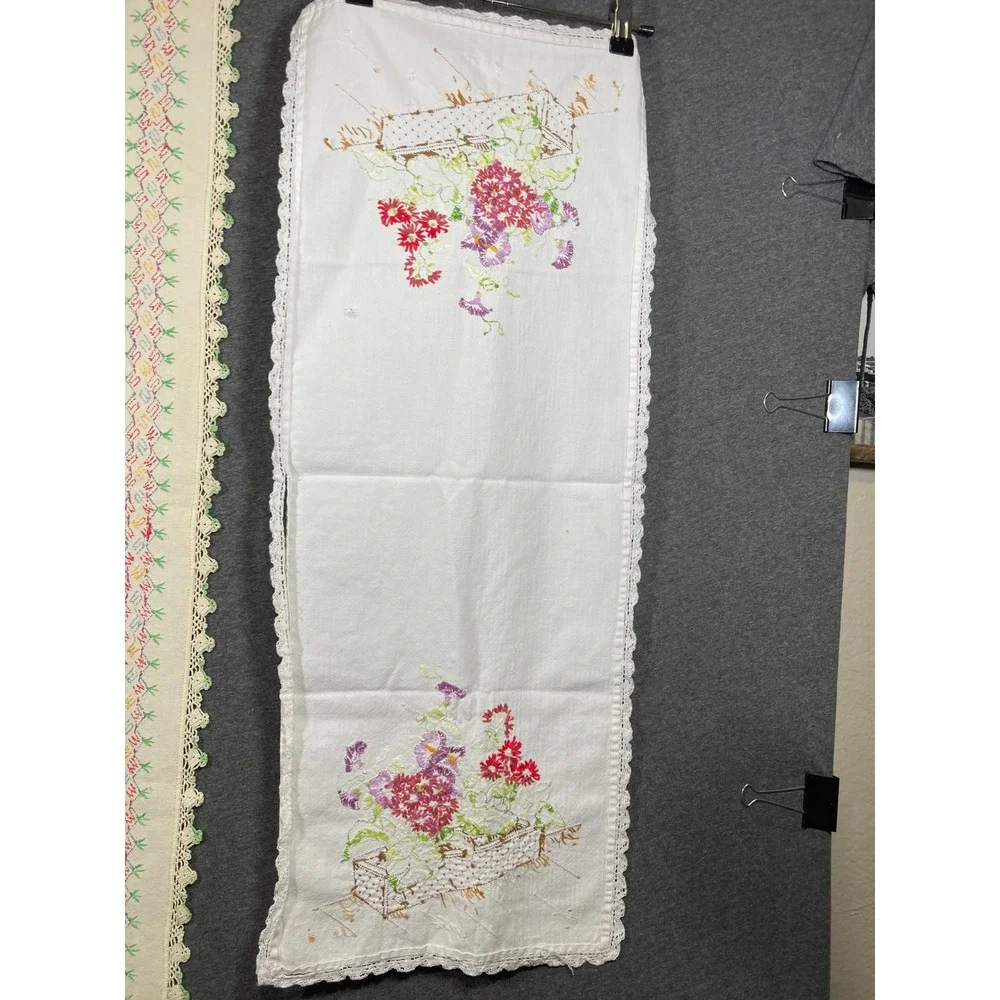 Vintage Hand Embroidered Floral Table Runner Set Lace Trim Cream White 2pc